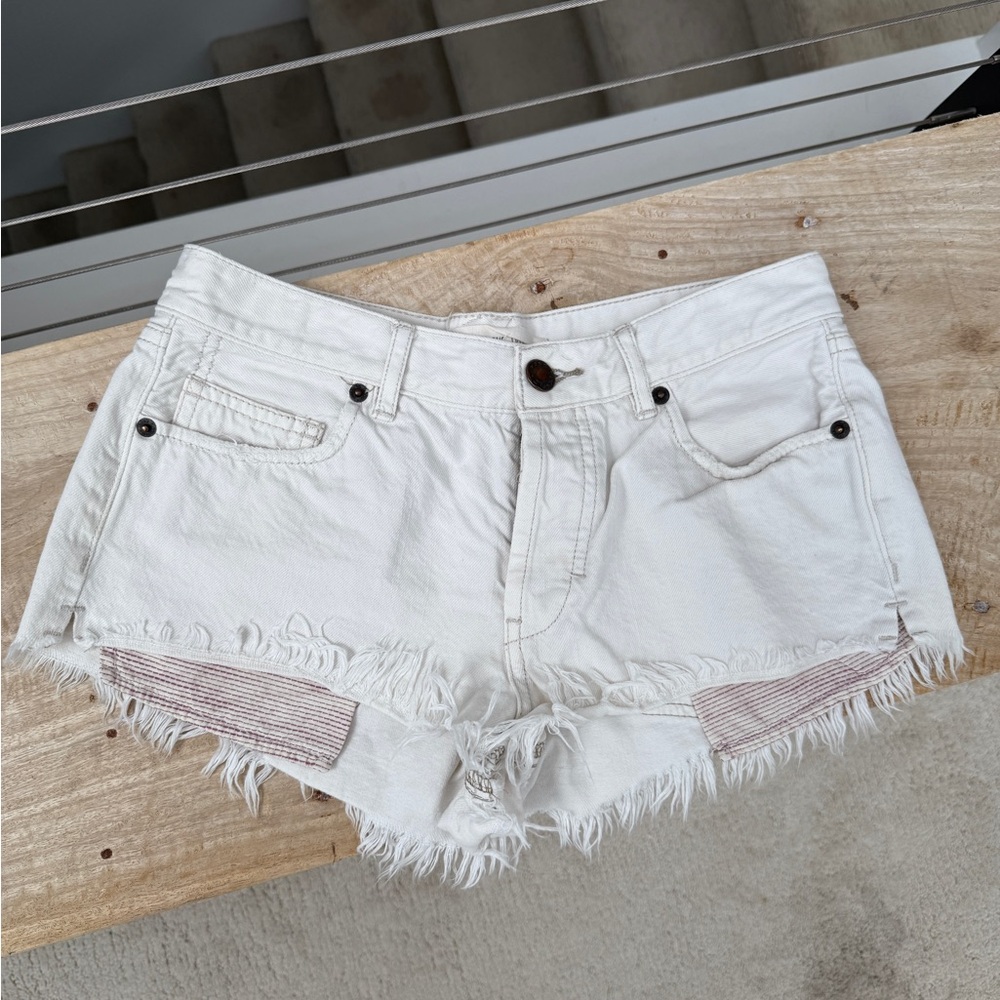 Free People Loving Good Vibrations White Cutoff Denim Shorts Boho | Size 25 - Picture 3 of 9